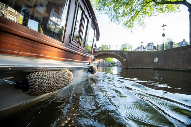 canal cruise private tour